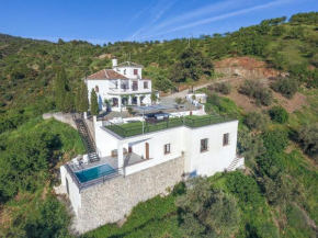 Villa Trompetilla Montes de malaga with Yoga studio and Spa